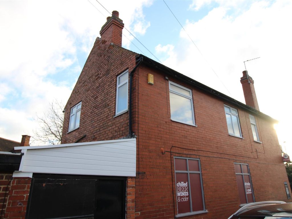 2 bed flat to rent in Burton Road, Littleover, Derby DE23, £695 pcm