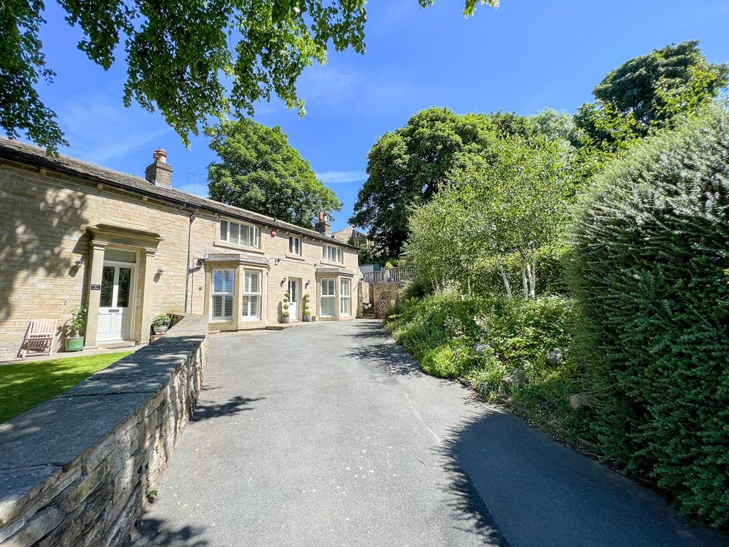 4 bed property for sale in Corn Bank, Netherton, Huddersfield HD4 Zoopla