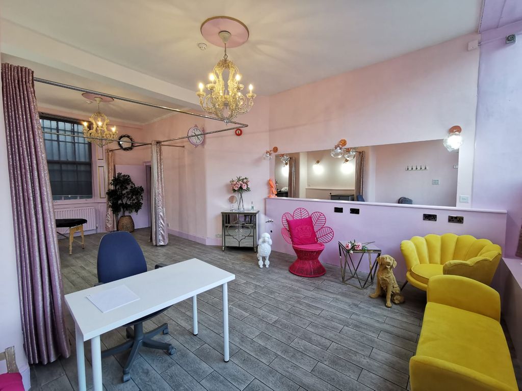 Lower Grosvenor Place, Lower Grosvenor Place SW1W  