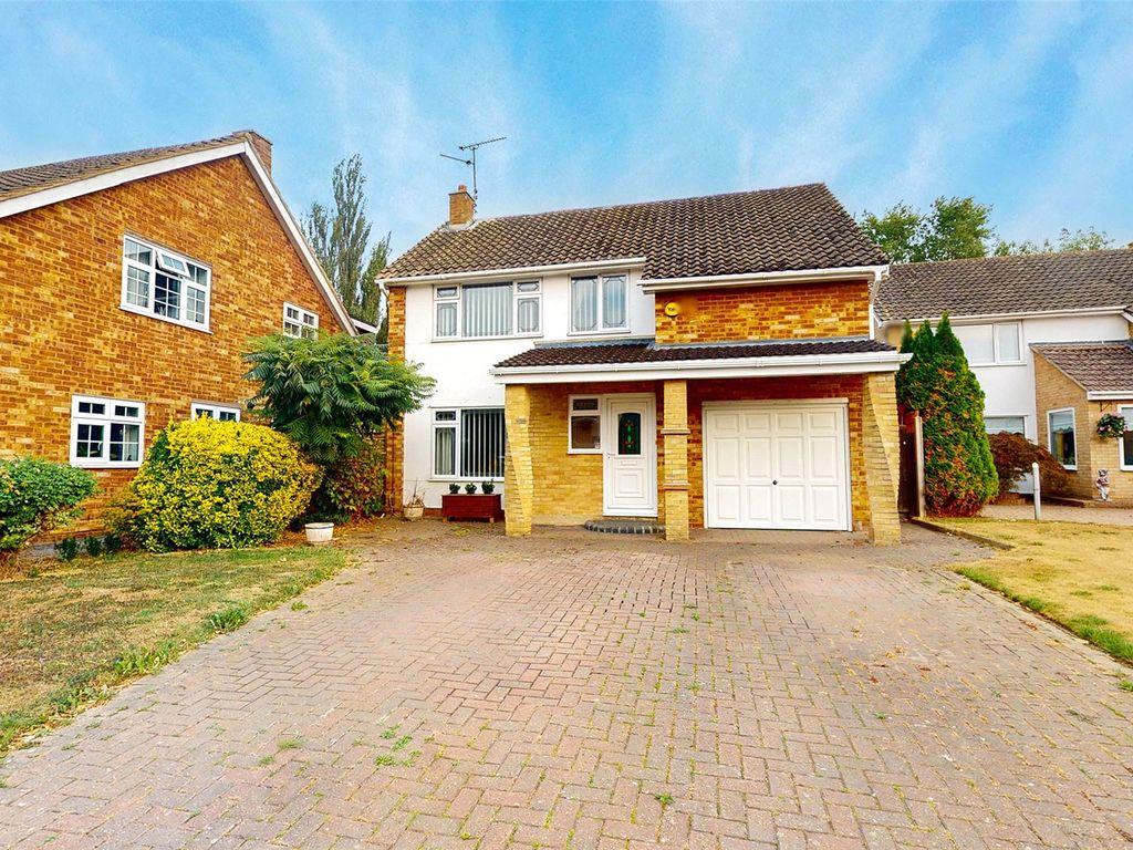 5 bed detached house for sale in Curlew Crescent, Kingswood, Basildon, Essex SS16 Zoopla