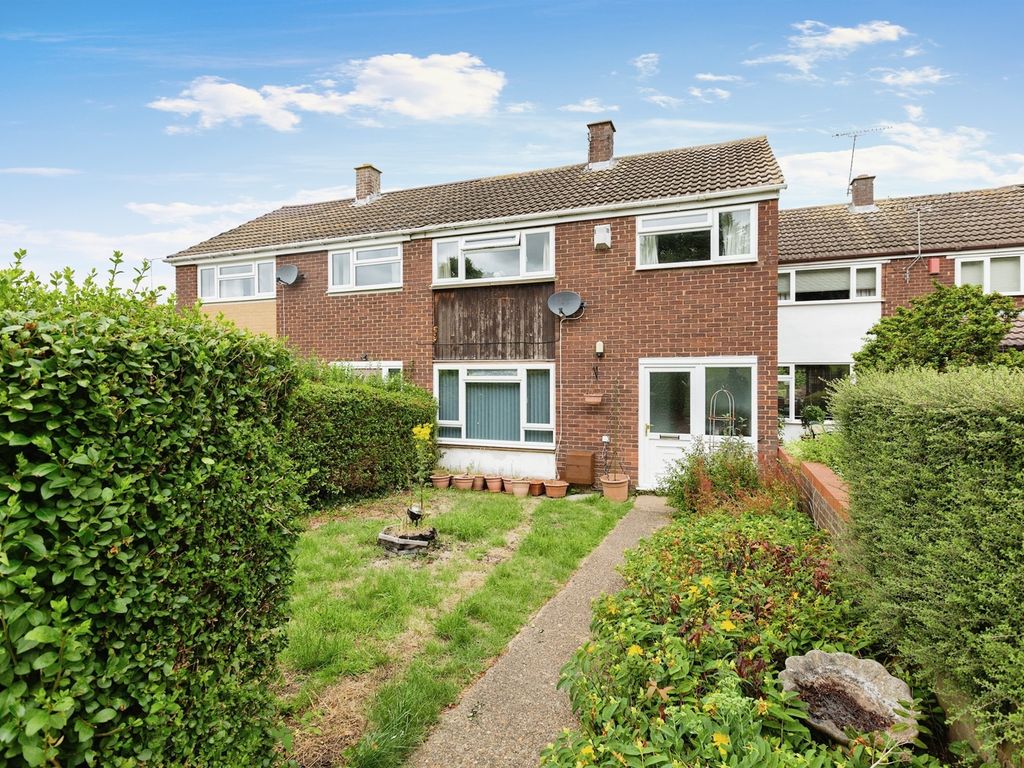 3 bed terraced house for sale in Cleeve Crescent, Bletchley, Milton