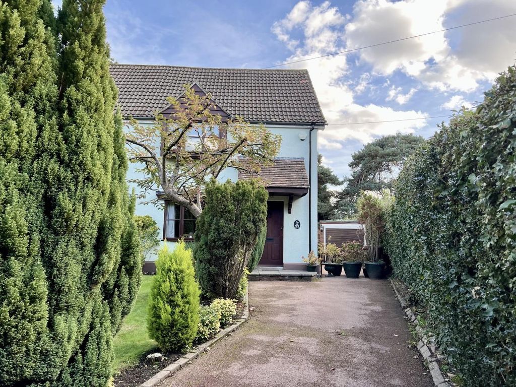 3 bed semidetached house for sale in Hall Lane, Shenfield, Brentwood