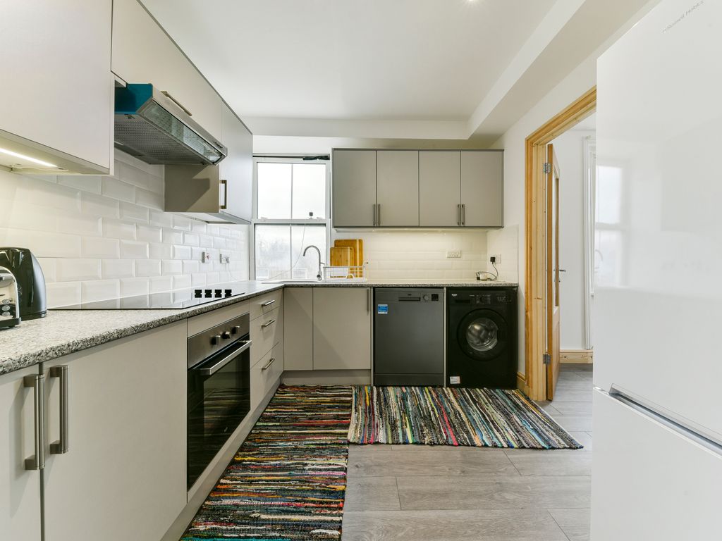 3 bed flat to rent in Bagshot Street, London SE17 Zoopla