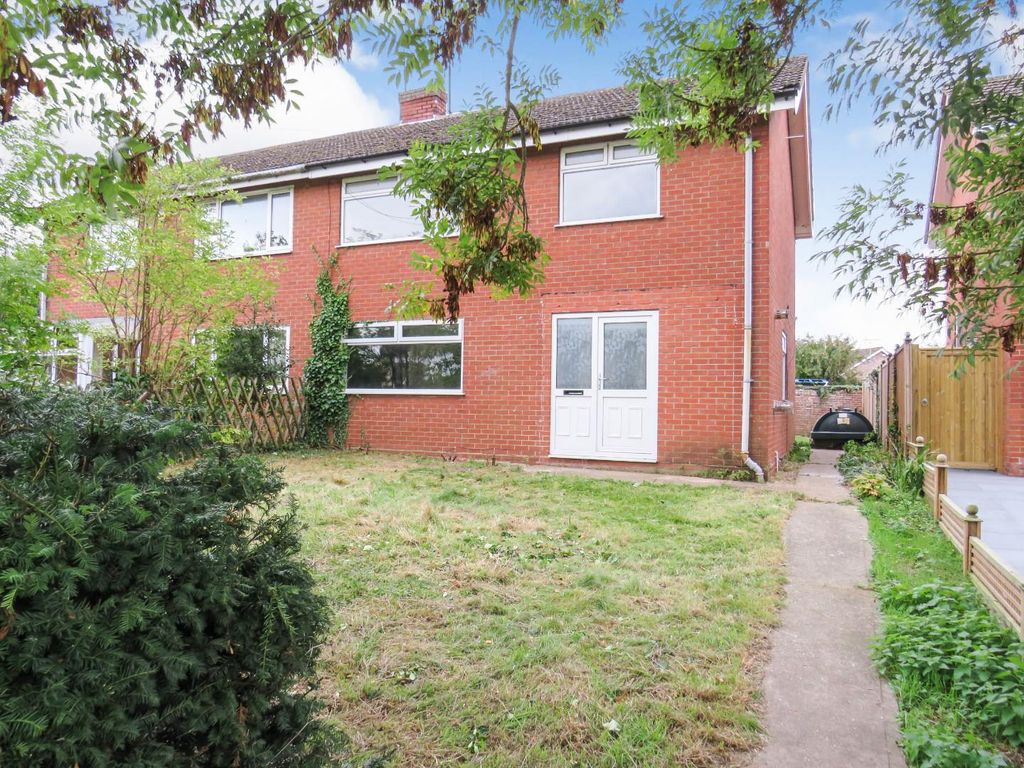 3 bed semidetached house for sale in Hall Drive, Feltwell, Thetford