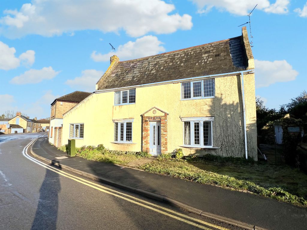 4 bed detached house for sale in Station Road, Whittlesey, Peterborough