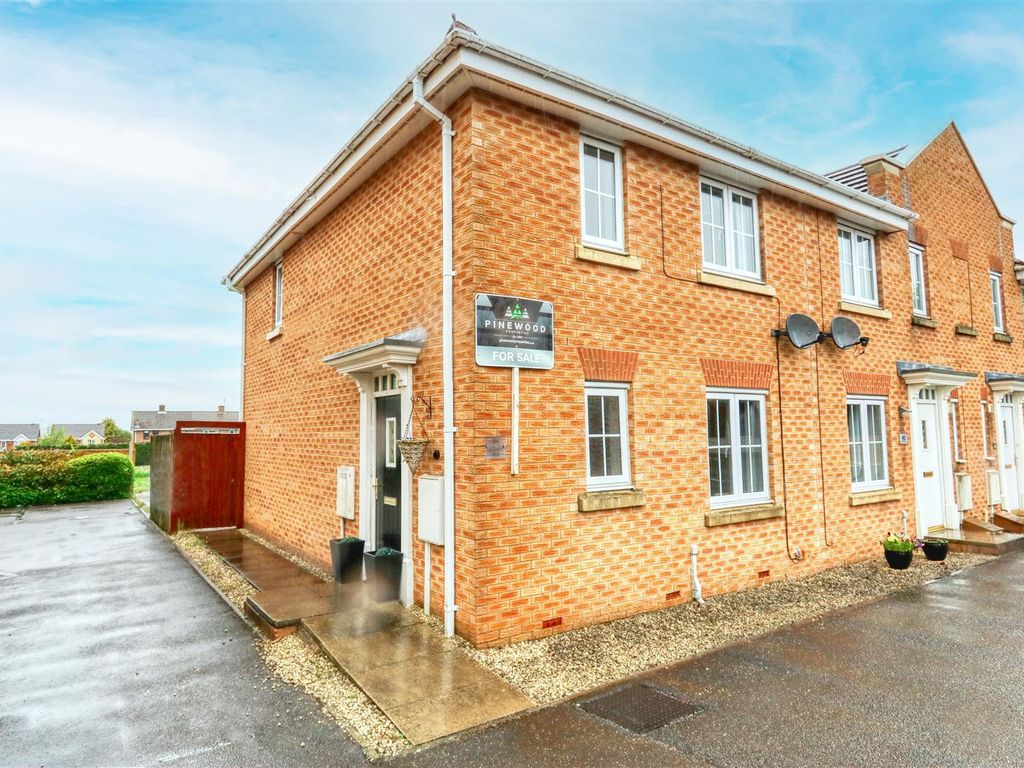 3 bed end terrace house for sale in Lincoln Way, North Wingfield