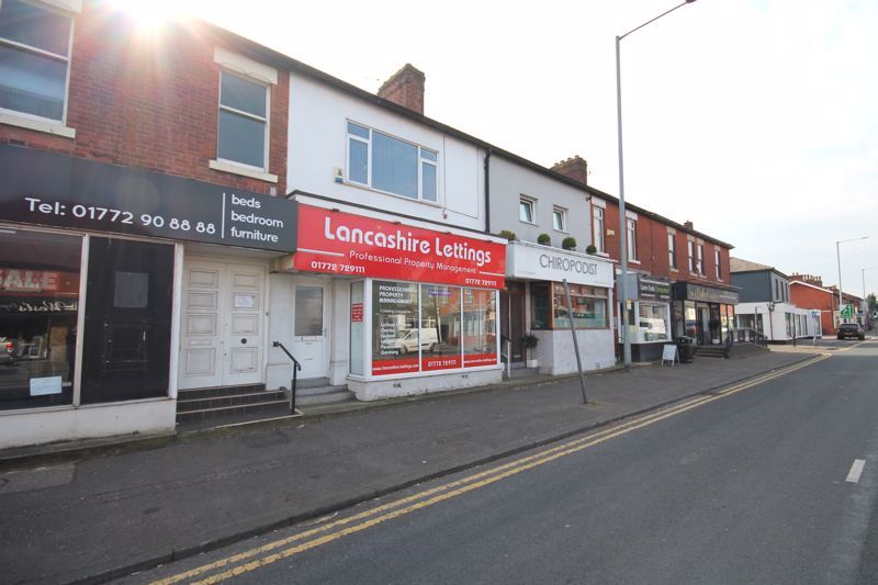 Commercial property to let in Blackpool Road, AshtonOnRibble, Preston