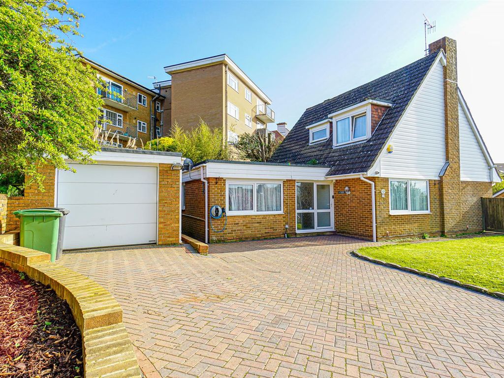4 bed detached house for sale in Gresham Way, St. LeonardsOnSea TN38