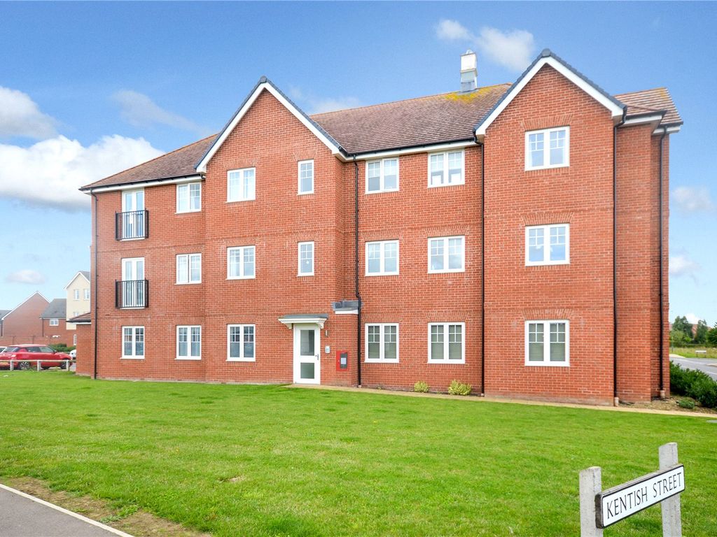 2 bed flat for sale in Elton Close, Aylesbury HP18, £230,000 Zoopla