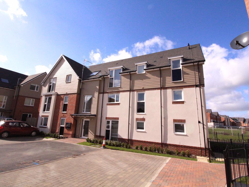 2 bed flat to rent in Doyle Close, Rugby CV21 Zoopla