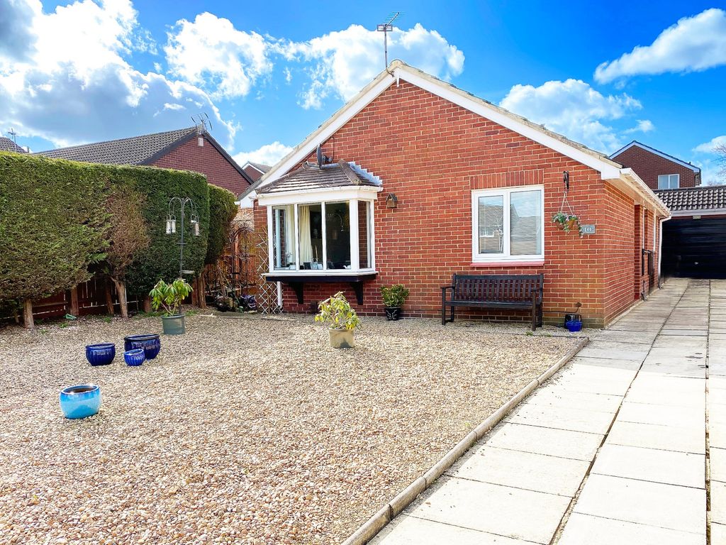 3 bed detached bungalow for sale in Wood Aven Close, Killinghall