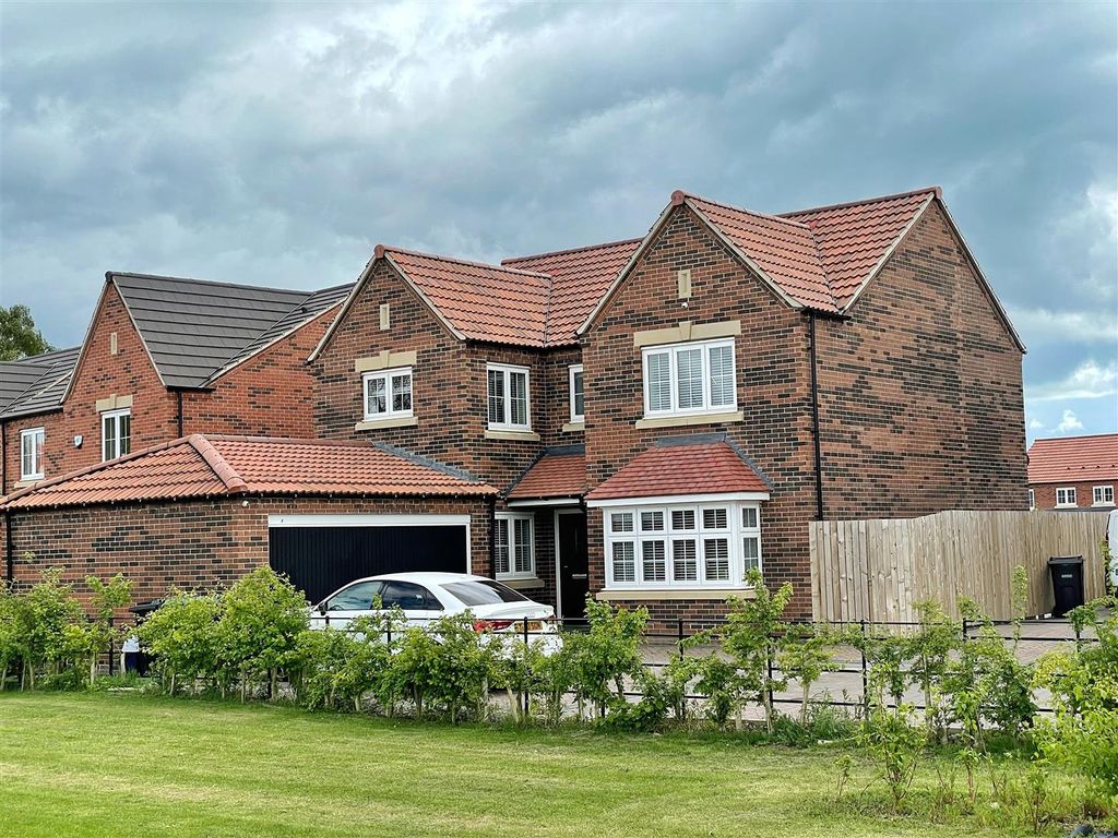 4 bed detached house for sale in Olivette Crescent, Carlton Miniott