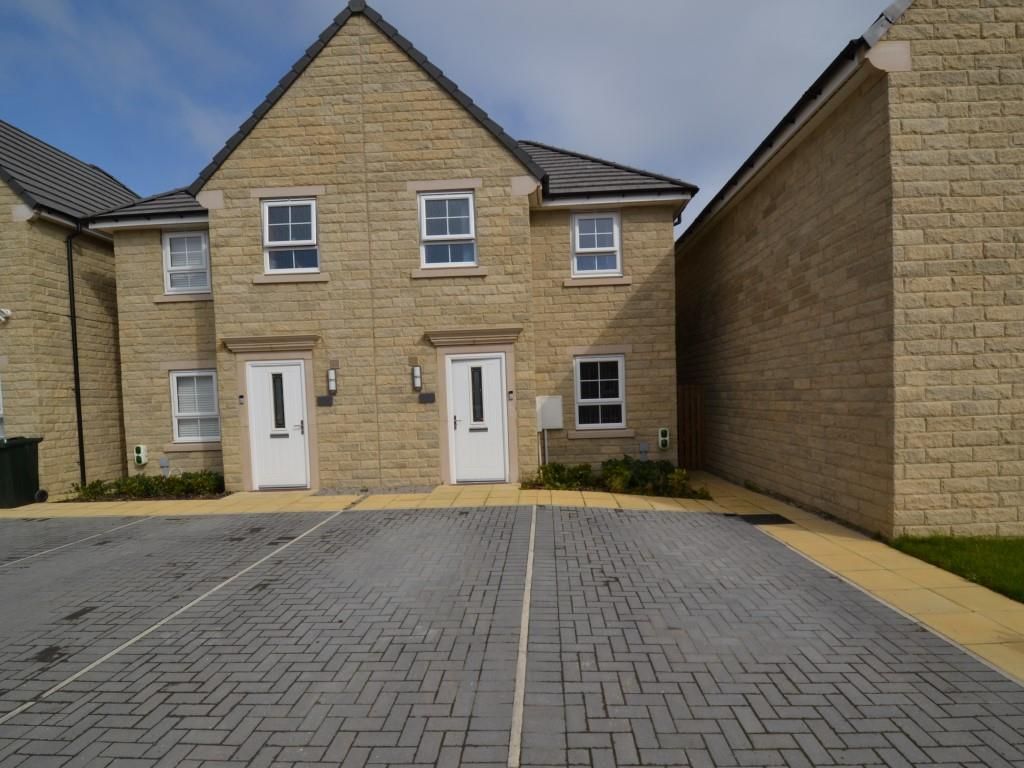 3 bed semidetached house for sale in Paddock Lane, Fagley, Bradford