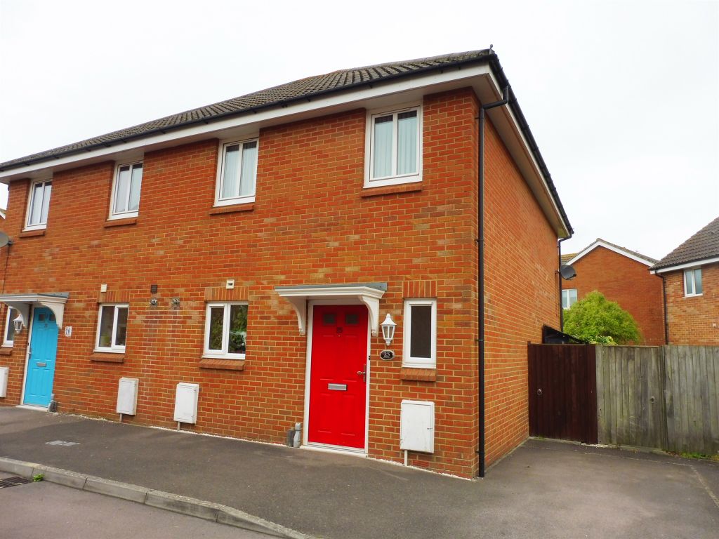 3 bed semidetached house for sale in Bilborough Drive, Swindon SN3