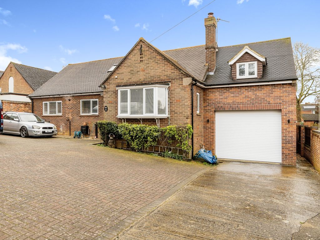 5 bed bungalow for sale in Bear Garden Road, Banbury OX16 Zoopla
