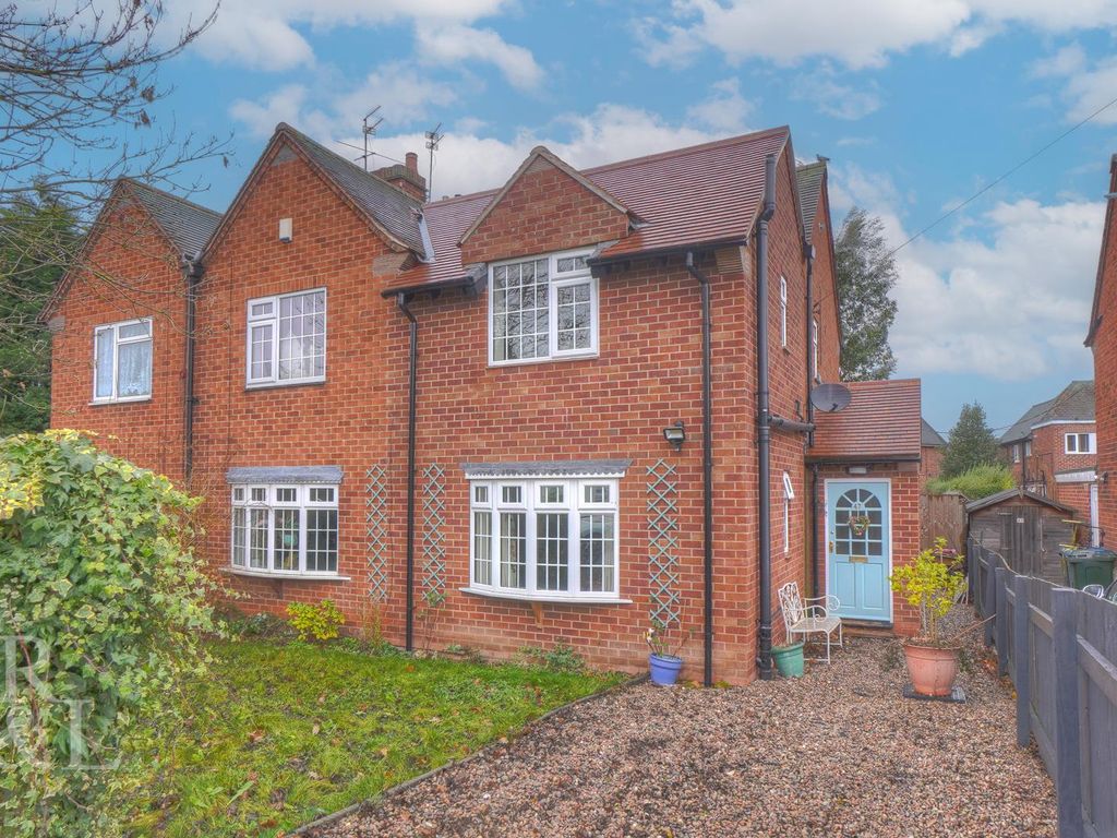 5 bed semidetached house for sale in Valley Road, West Bridgford