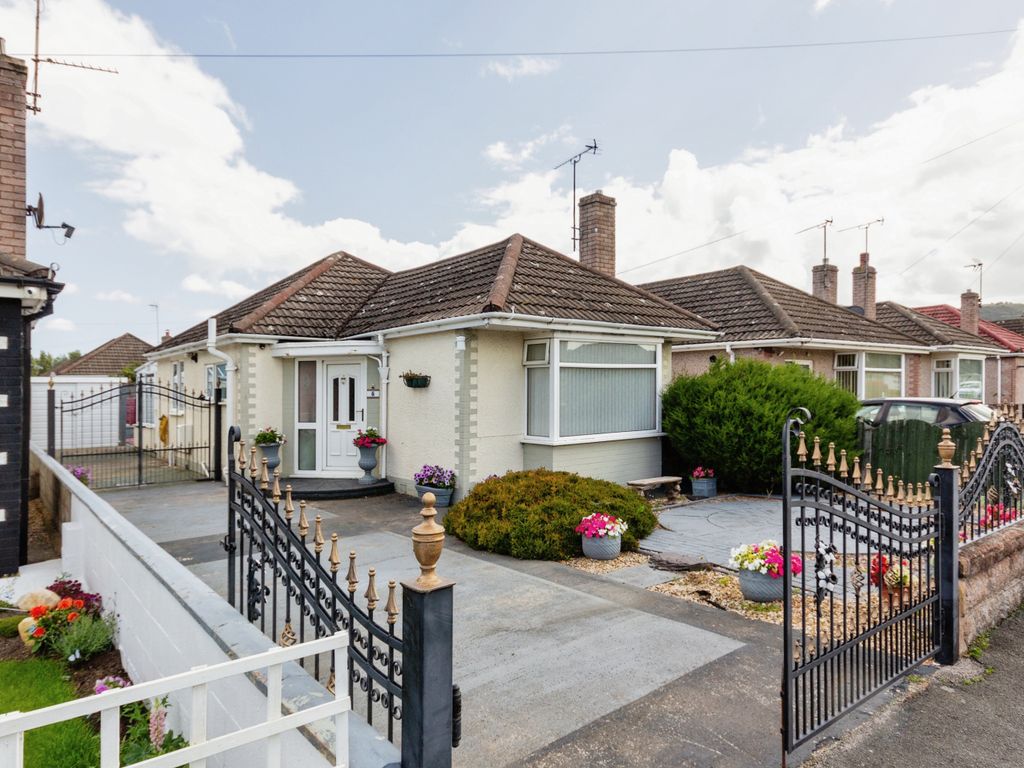 2 bed bungalow for sale in Salisbury Drive, Prestatyn LL19, £190,000
