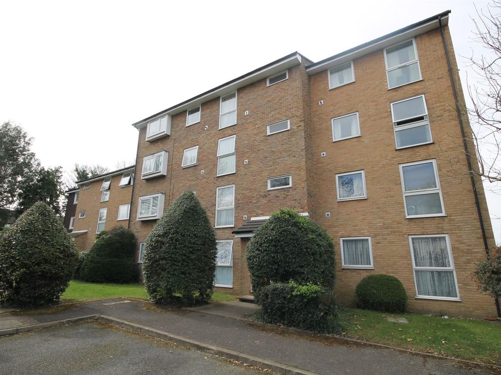 2 bed flat for sale in Stanley Road, Carshalton SM5 Zoopla