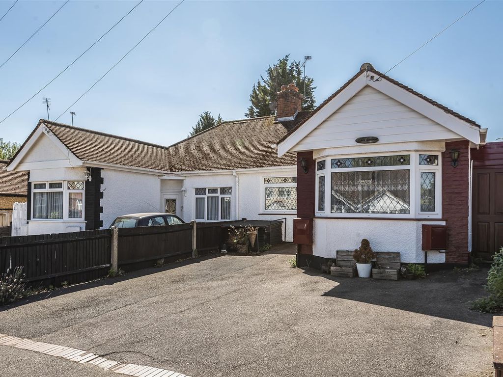 2 bed semidetached bungalow for sale in Richmond Way, Croxley Green