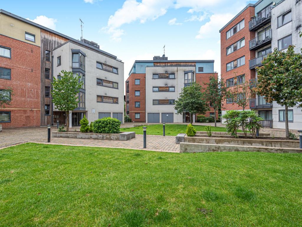 2 bed flat for sale in The Courtyard, Southwell Park Road, Camberley