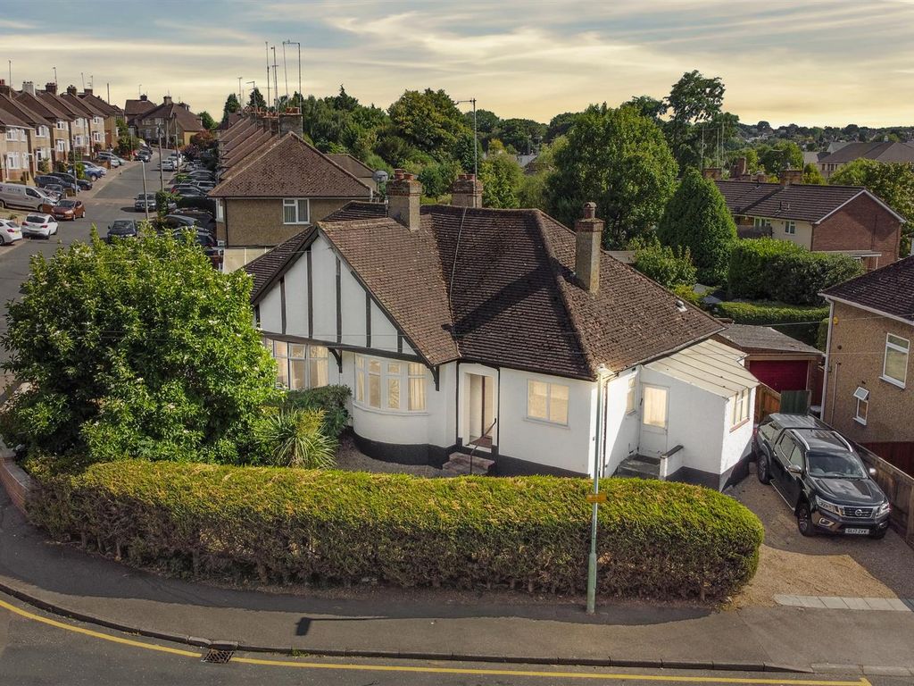 2 bed bungalow for sale in Cedar Walk, Hemel Hempstead HP3 Zoopla