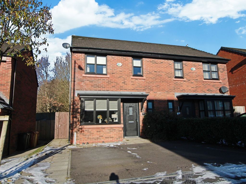 3 bed semidetached house for sale in Borsdane Way, Westhoughton BL5, £