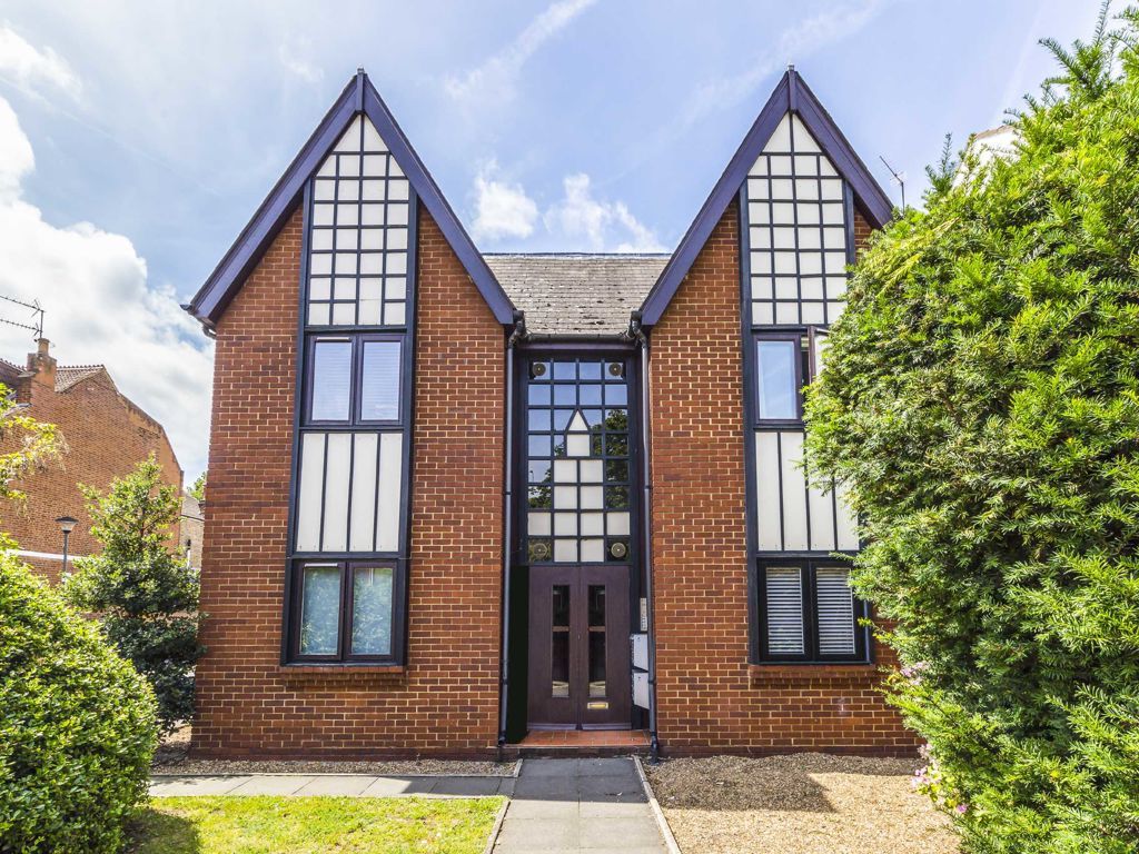 1 bed flat to rent in St. Margarets Road, St Margarets, Twickenham TW1