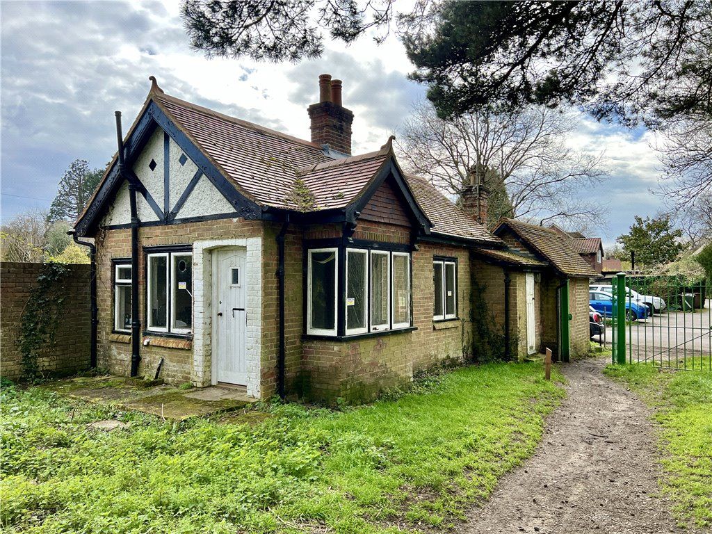 1 bed detached house for sale in Blacksmith Lane, Chilworth, Guildford