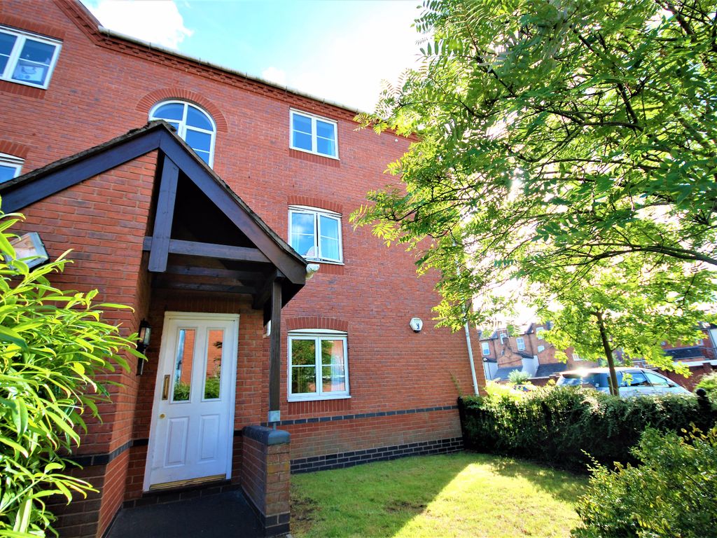 2 bed flat for sale in Gas Street, Leamington Spa CV31, £169,950 Zoopla