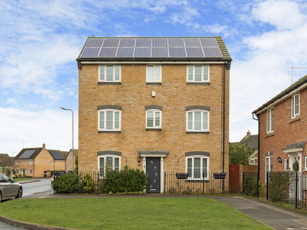 4 bed detached house for sale in Dunnock Road, Corby NN18, £325,000