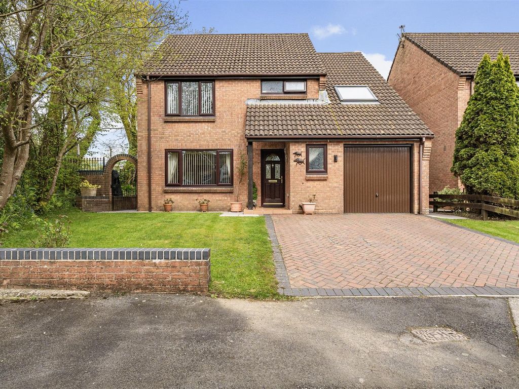 4 bed detached house for sale in Orchard Drive, Three Crosses, Swansea