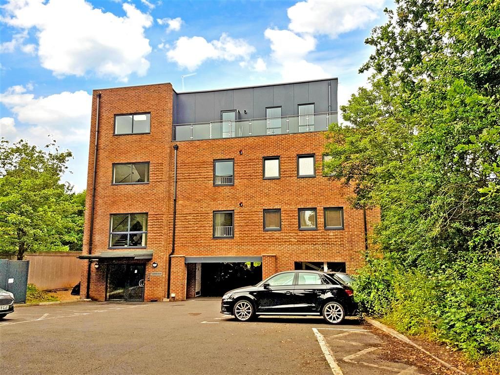 2 bed flat for sale in Challenge Court, Leatherhead, Surrey KT22 Zoopla