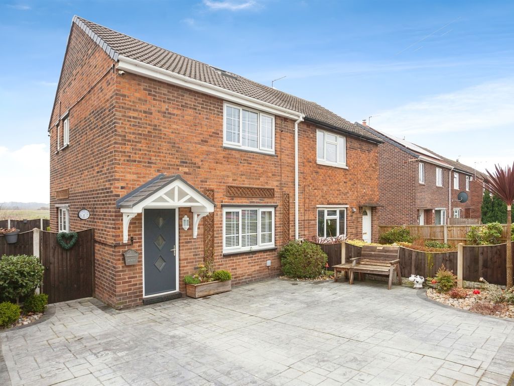 2 bed semidetached house for sale in Dent Drive, Wakefield WF1, £