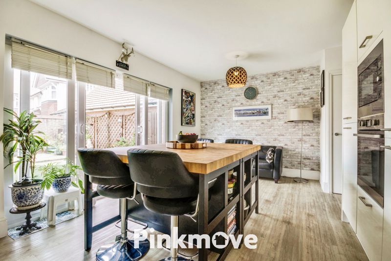 3 bed detached house for sale in Monmouth Castle Drive, Newport NP20, £