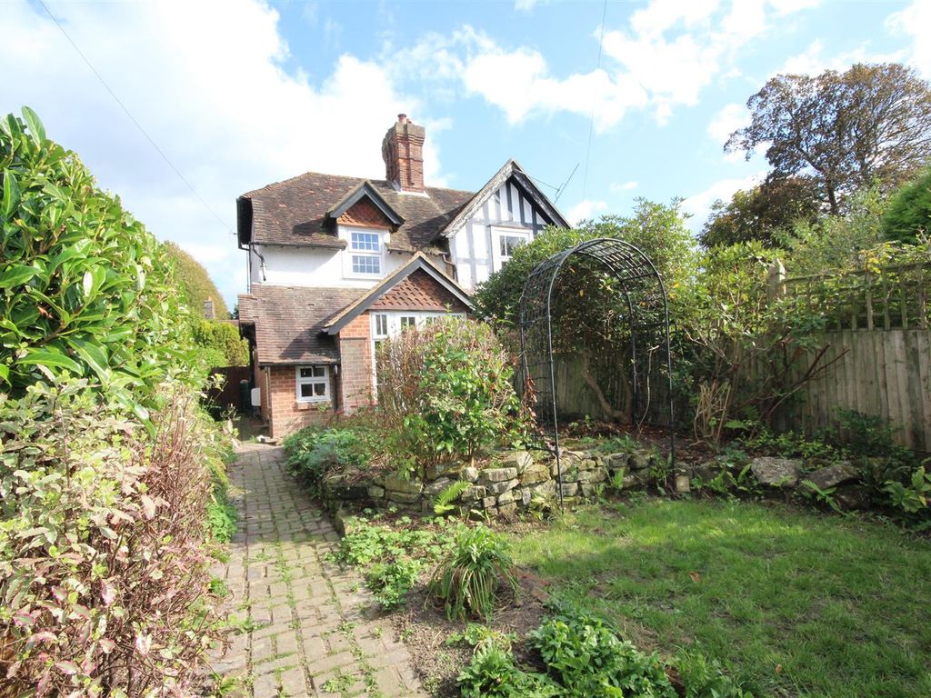 2 bed cottage to rent in Church Road, Rotherfield, Crowborough TN6, £