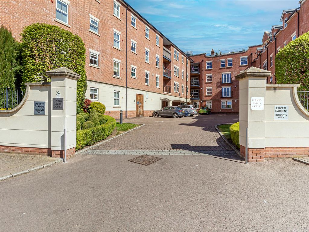 2 bed flat for sale in Armstrong Drive, Worcester WR1 Zoopla