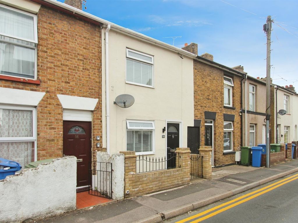 3 bed property for sale in William Street, Sittingbourne ME10, £230,000