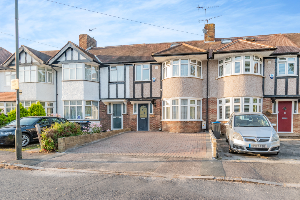 4 bed terraced house for sale in Rutland Drive, Morden SM4, £600,000