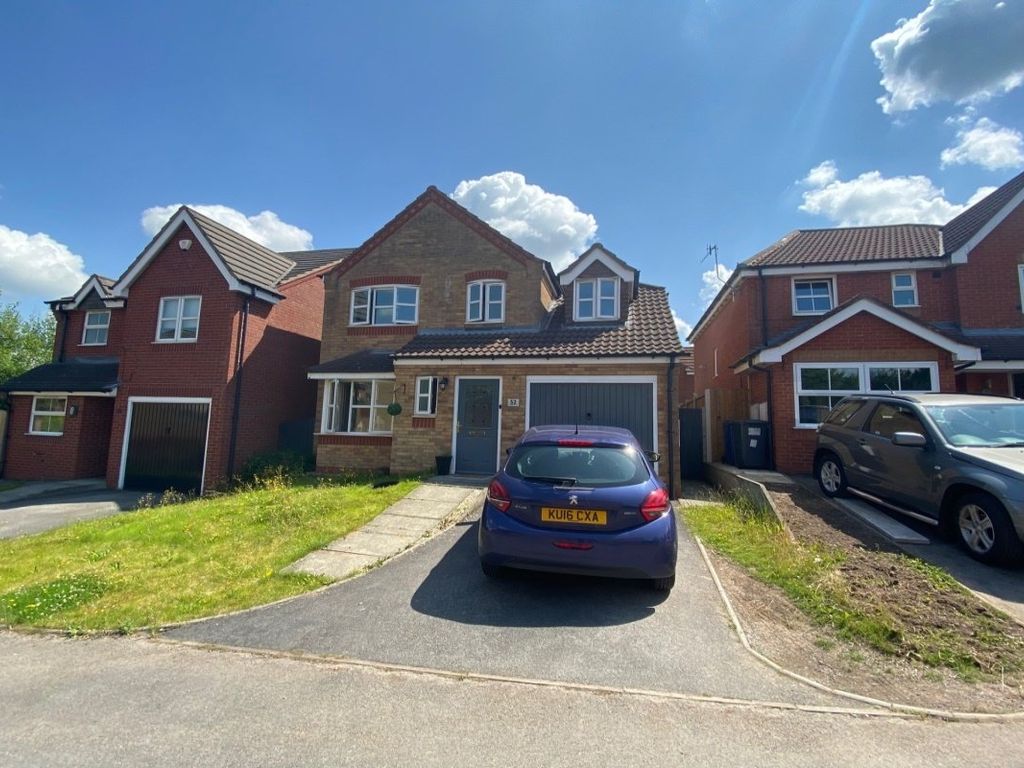 3 bed detached house to rent in Woodrow Way, Chesterton, Newcastle