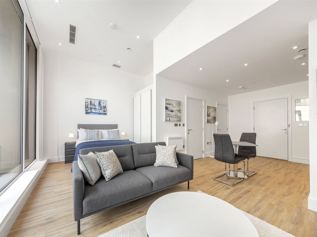 Studio to rent in Westgate House, West Gate, London W5, £1,500 pcm Zoopla