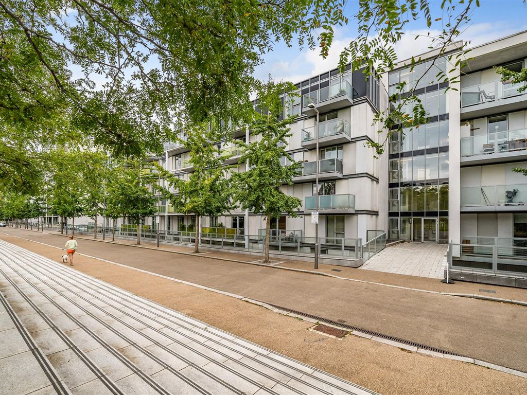 1 bed flat for sale in Hudson Apartments, New River Village, Hornsey N8