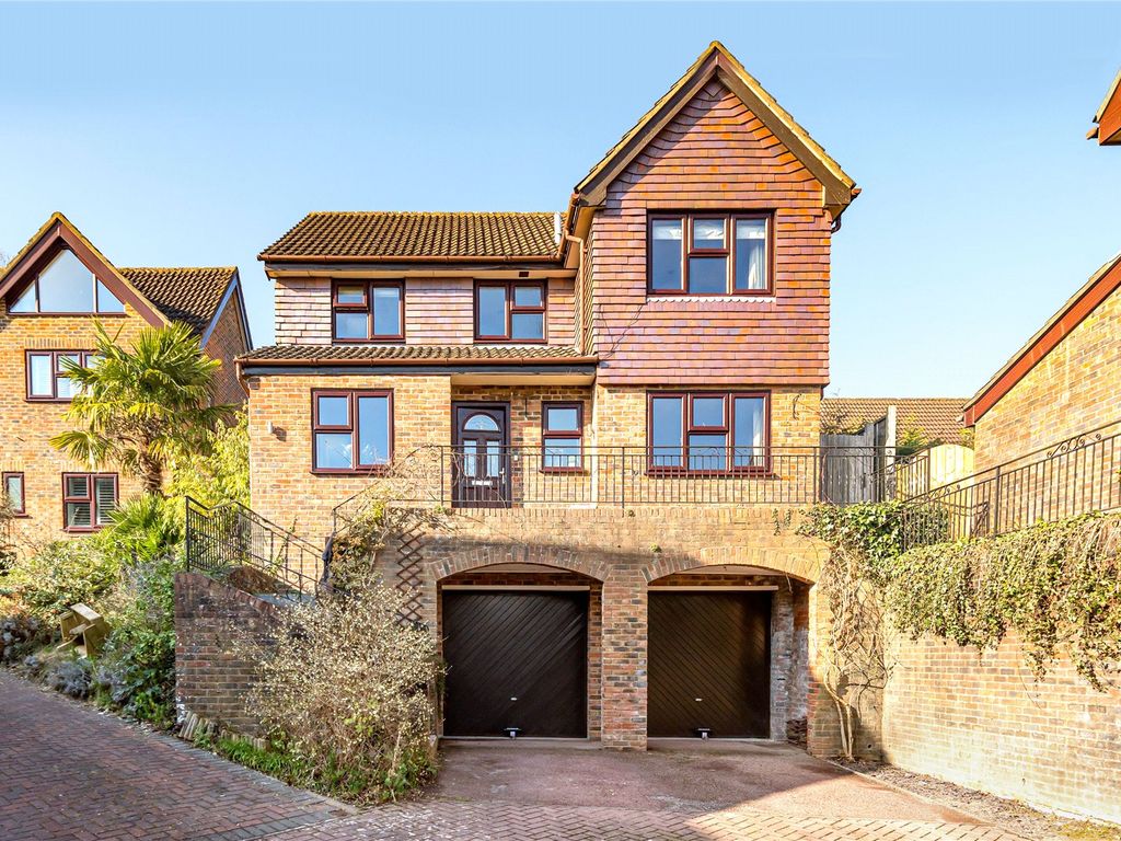 4 bed detached house for sale in Wren Close, Winchester, Hampshire SO22