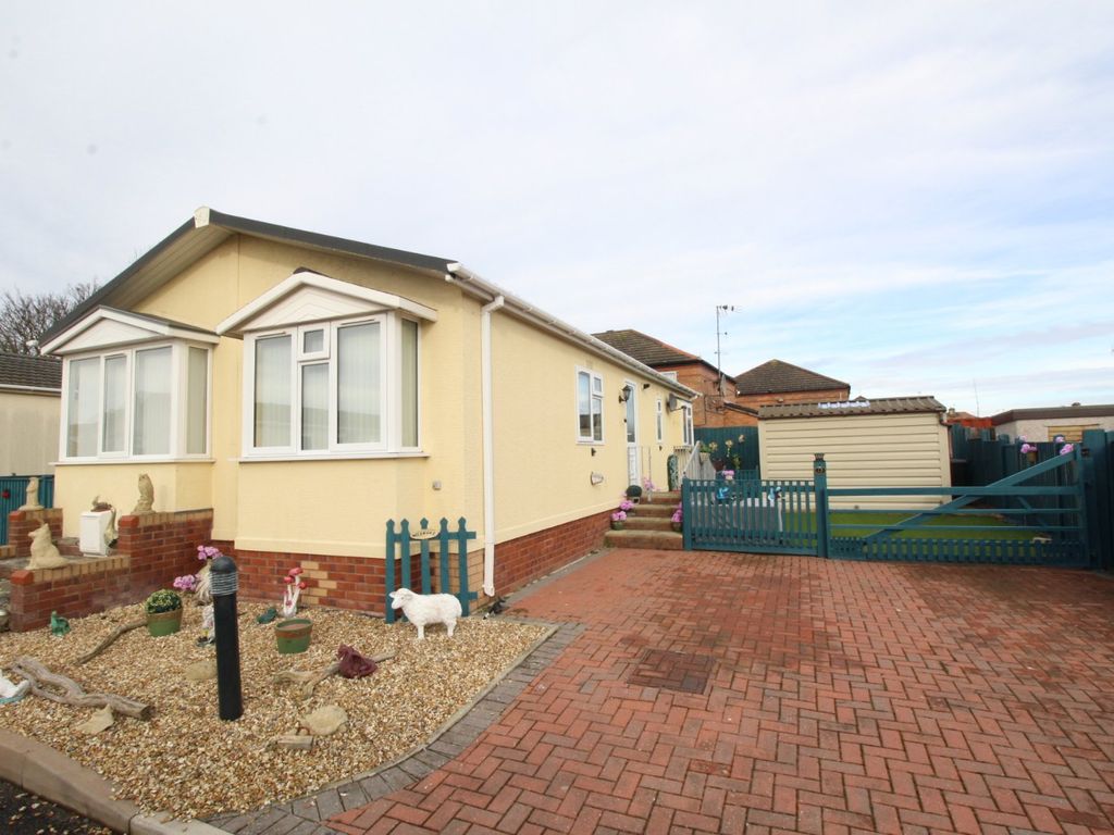 2 bed property for sale in Marsh Road, Rhyl, Denbighshire LL18 Zoopla
