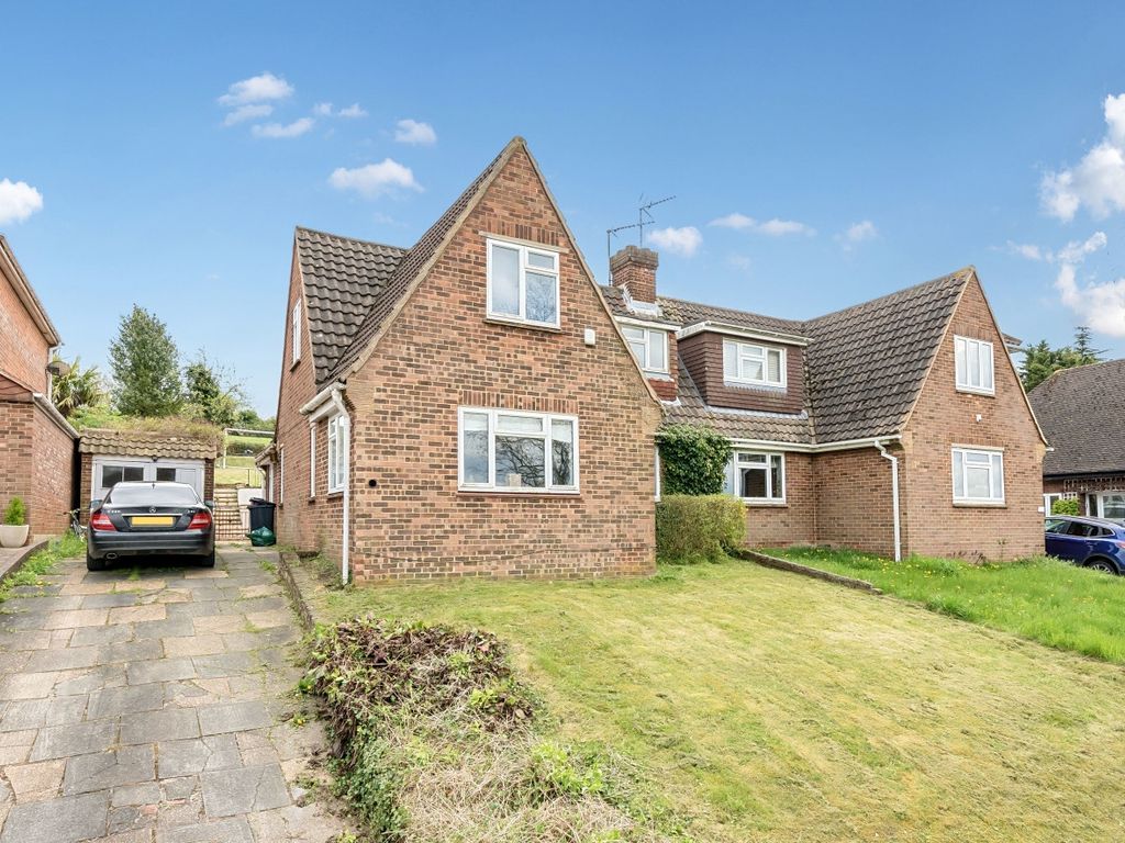 4 bed semidetached house for sale in Pollyhaugh, Eynsford, Dartford