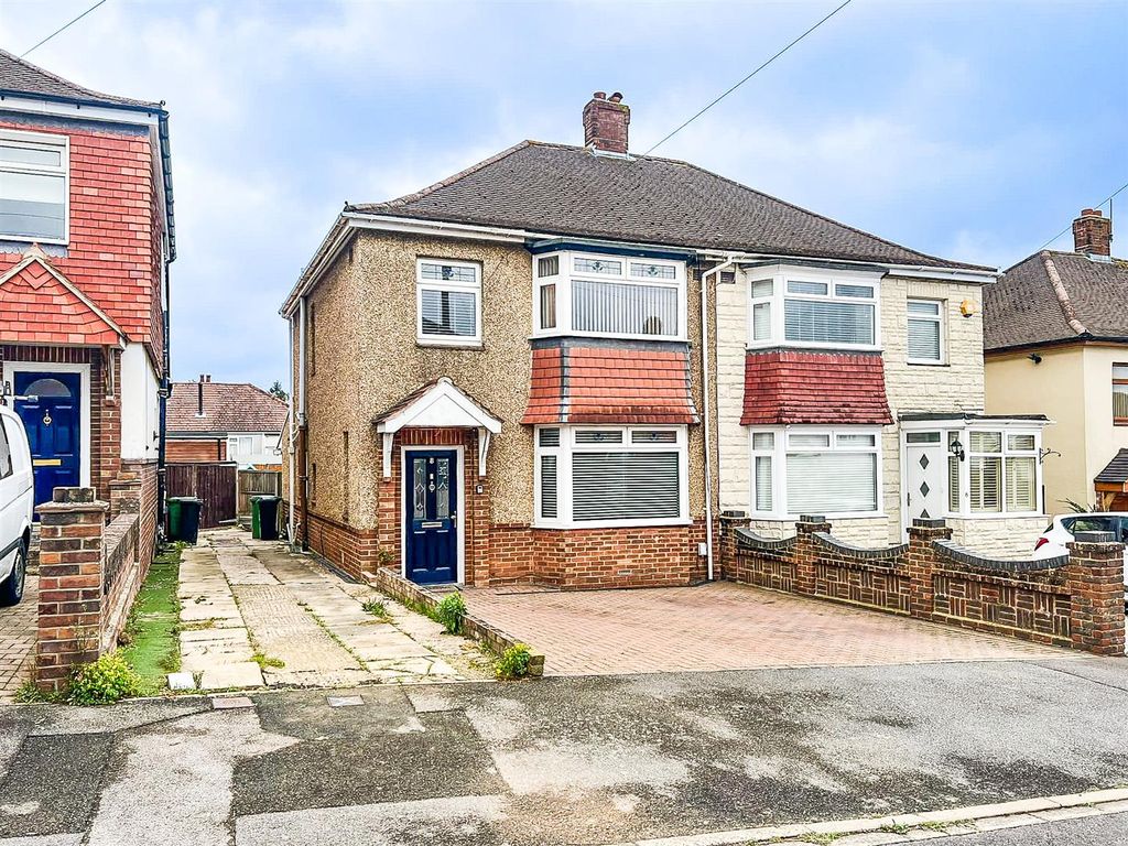 3 bed semidetached house for sale in Macaulay Avenue, Cosham