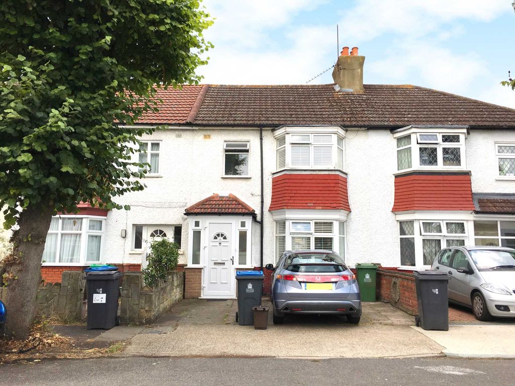 3 bed terraced house to rent in Queens Road, New Malden KT3, £2,100 pcm