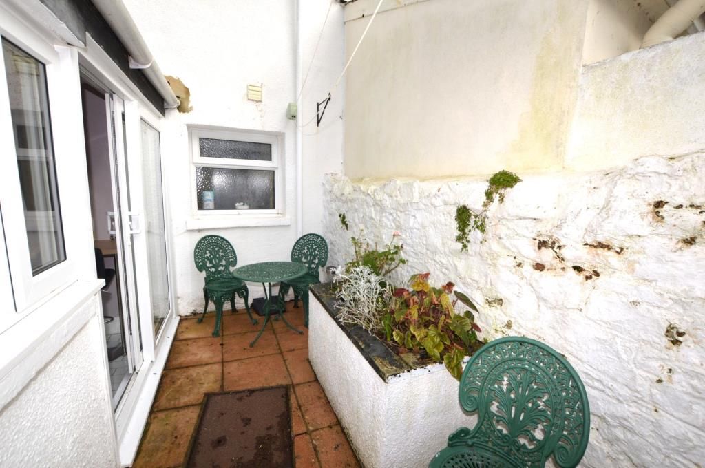 2 bed terraced house to rent in Furrough Cross, Torquay
