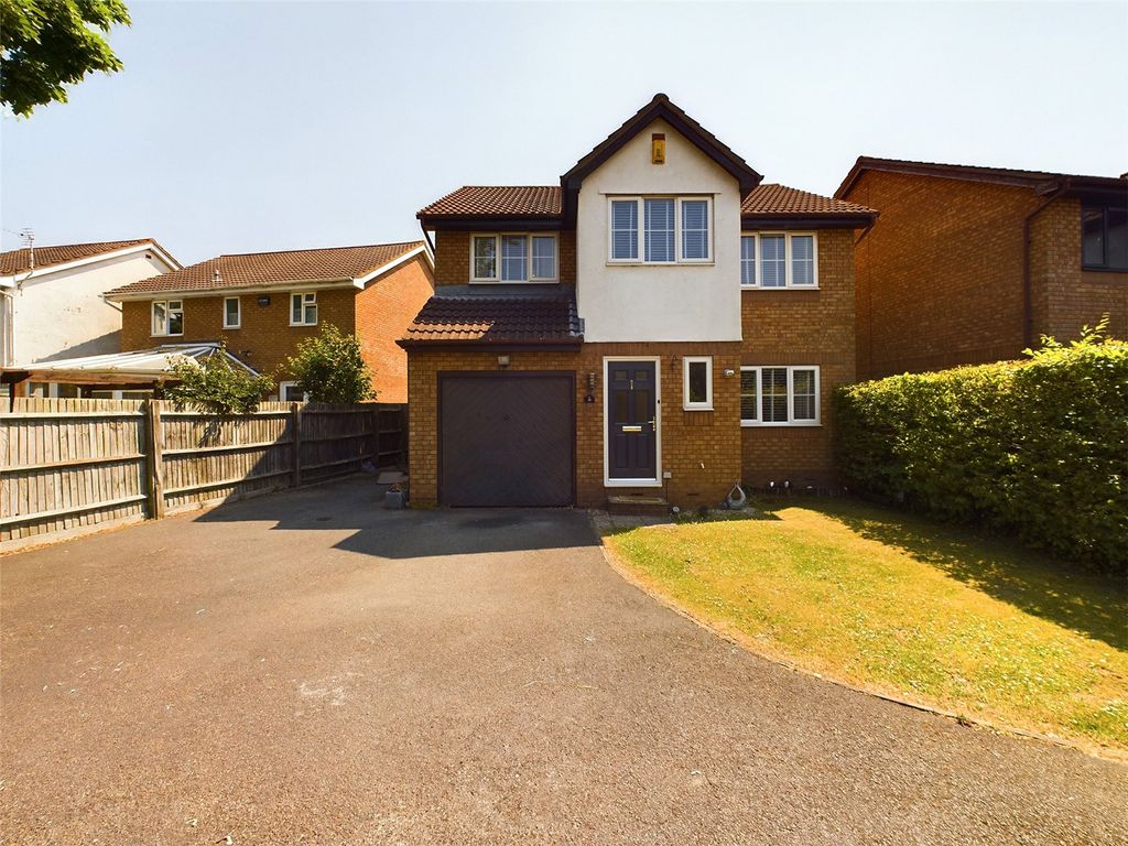 4 bed detached house for sale in Benson Close, Abbeymead, Gloucester