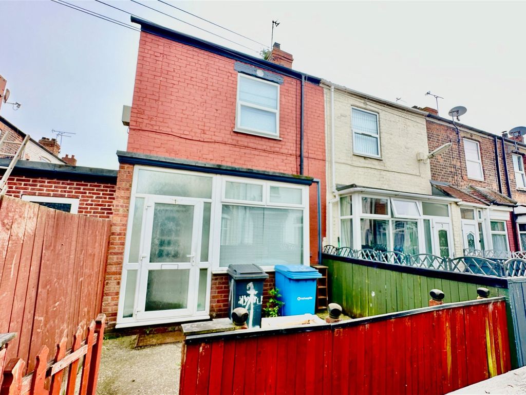 2 bed end terrace house for sale in Myrtle Grove, Lorraine Street, Hull