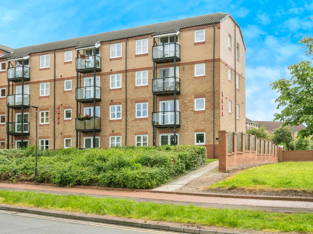 2 bed flat for sale in Lakeside Boulevard, Doncaster DN4, £130,000 Zoopla